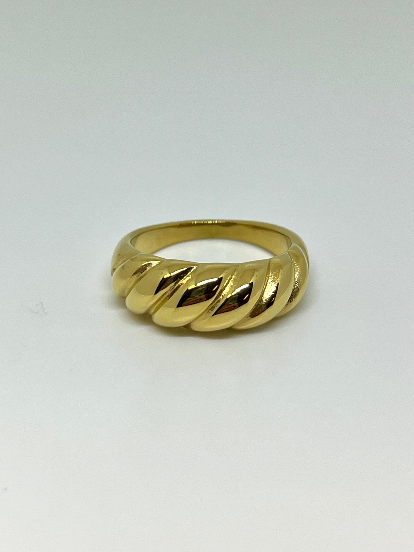 Twisted Chunky Ring (Gold)