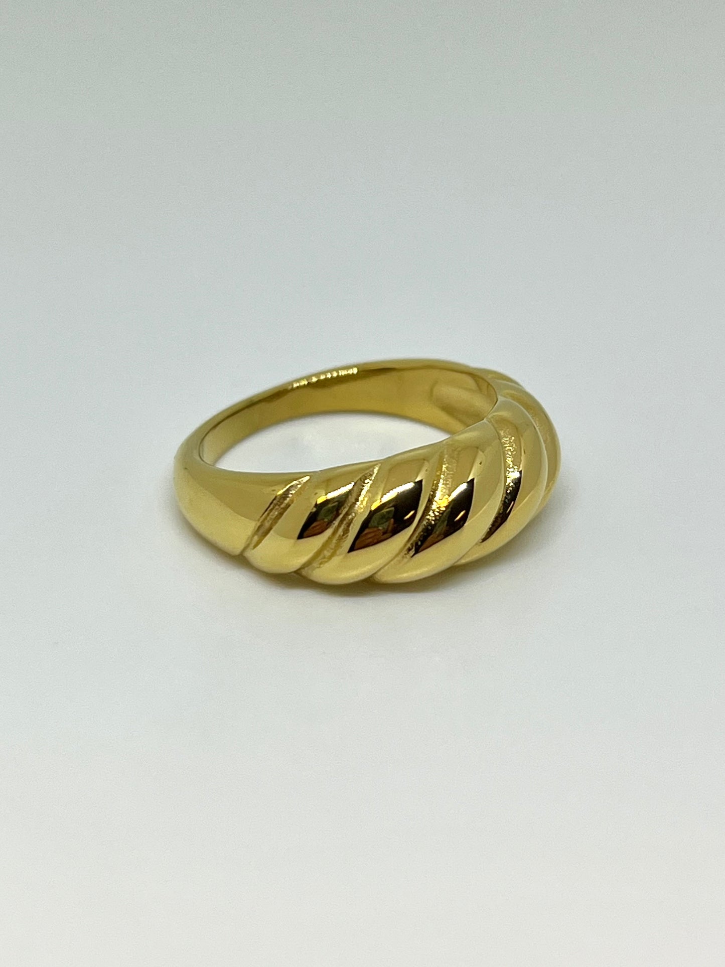 Twisted Chunky Ring (Gold)