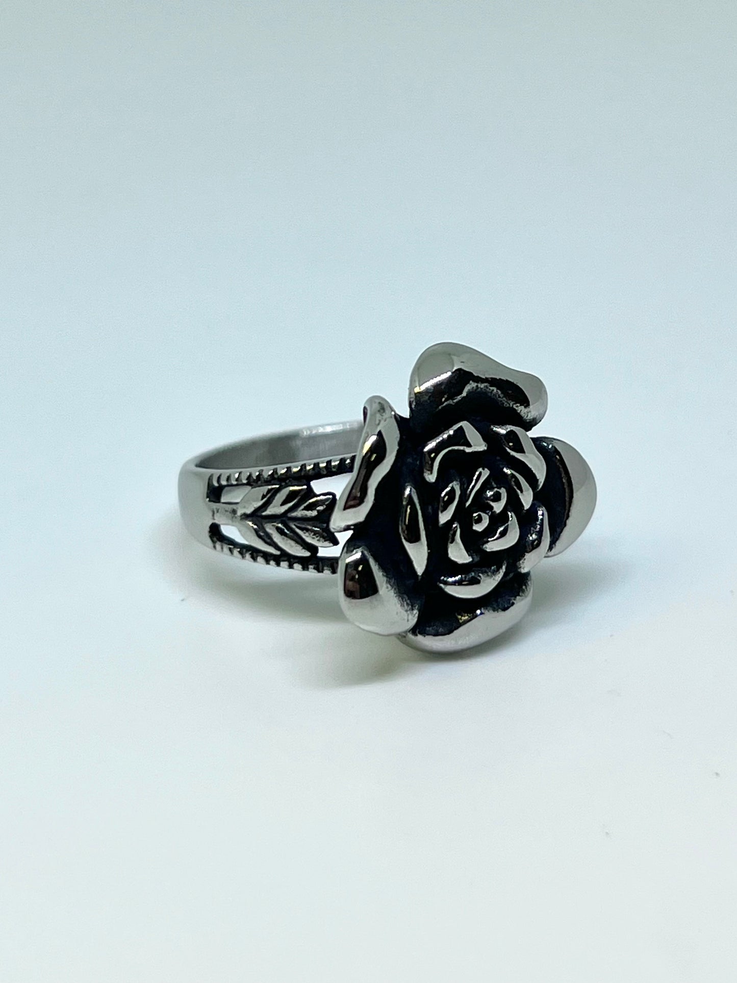 Silvery Stainless Steel Detailed Rose Ring