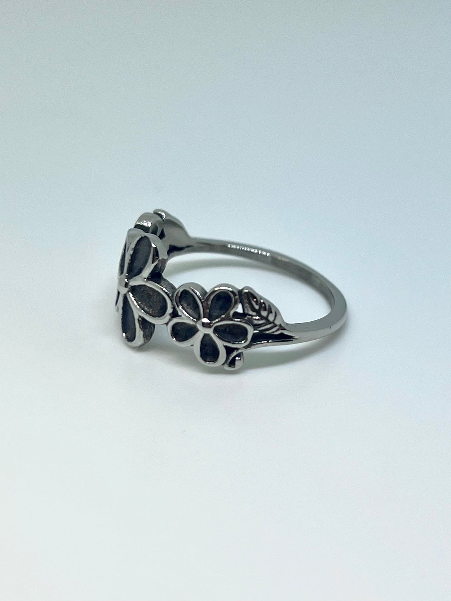 Silvery Stainless Steel Daisy Flower Ring