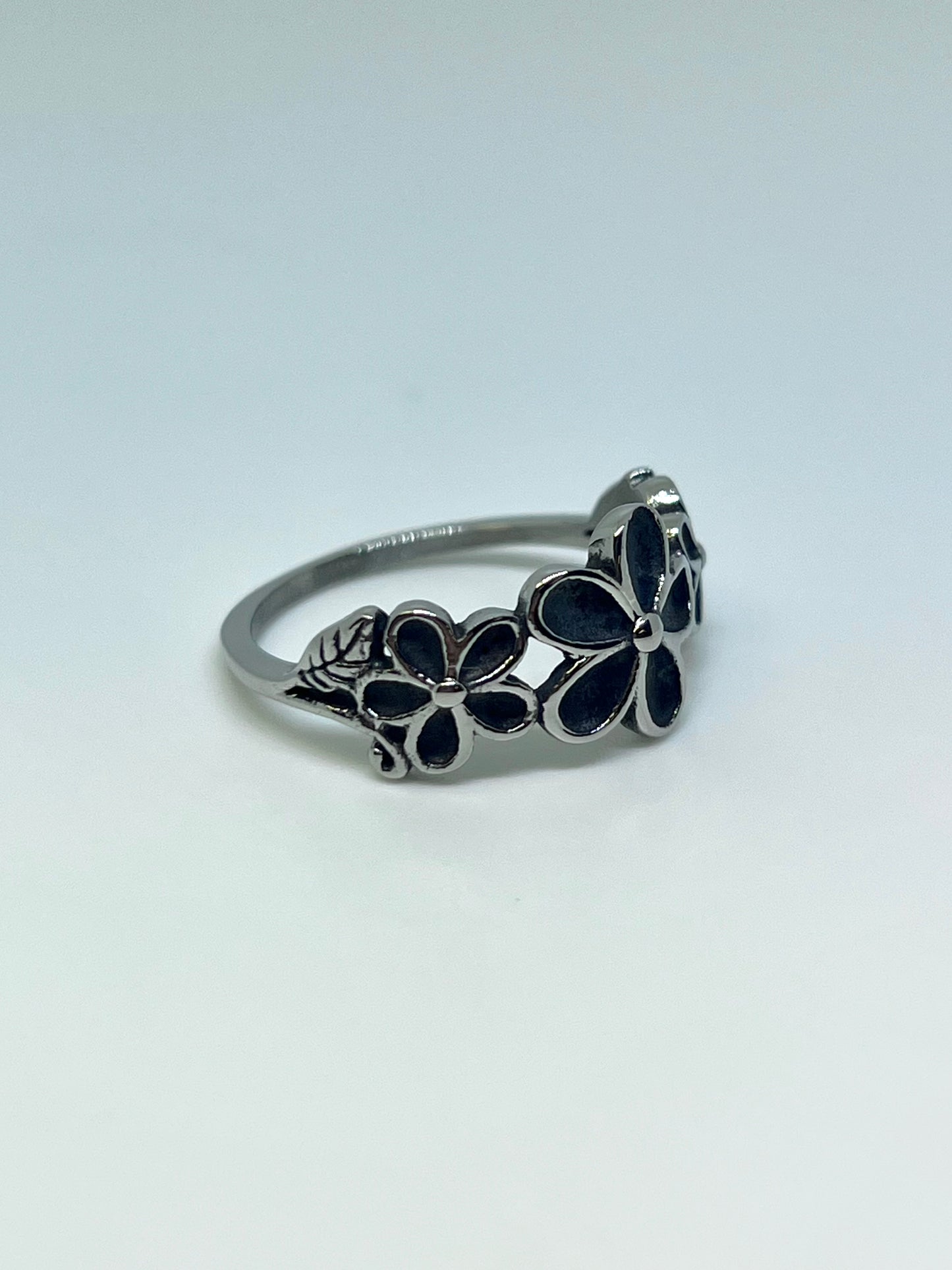 Silvery Stainless Steel Daisy Flower Ring