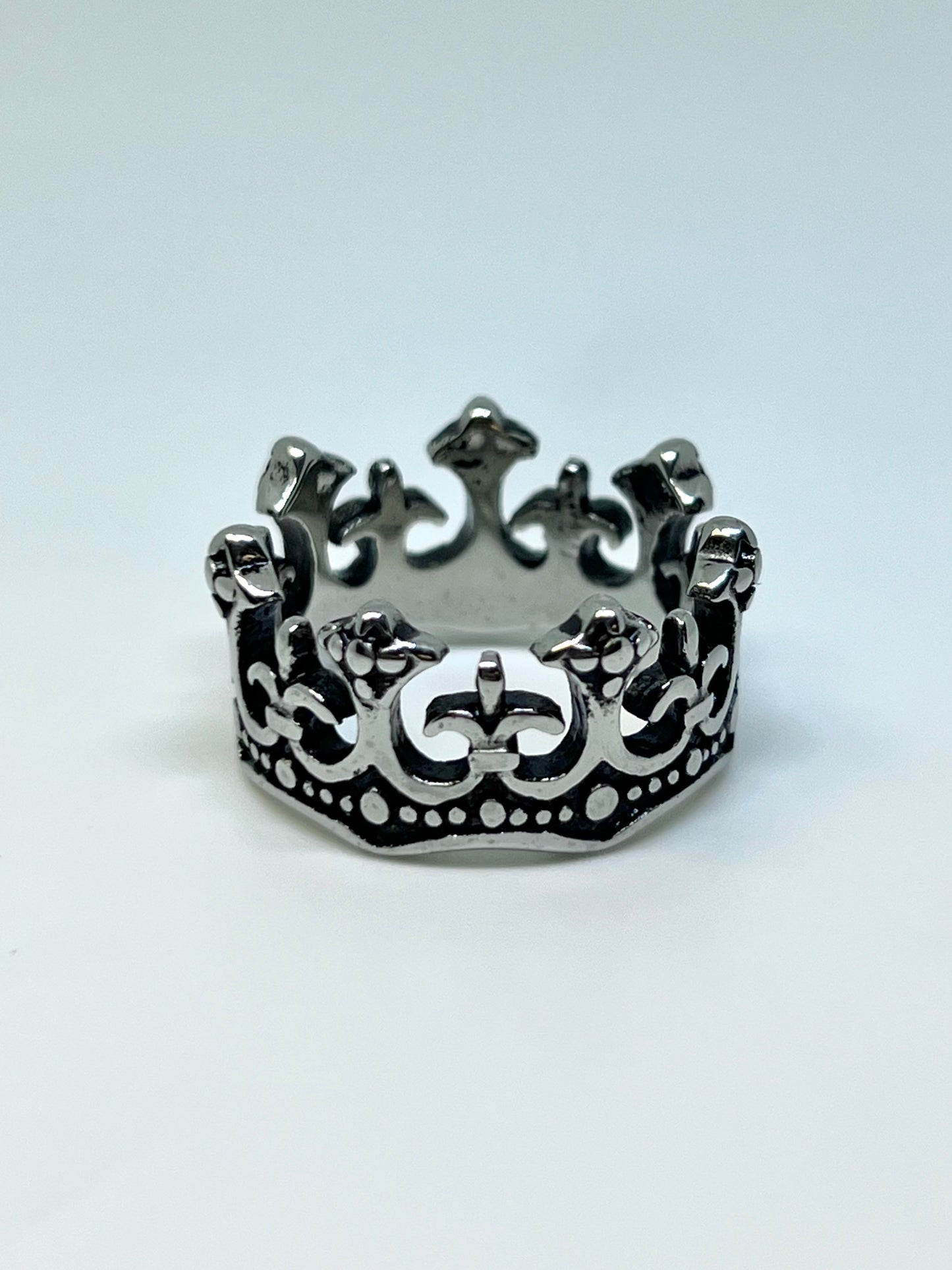 Silvery Stainless Steel Detailed Crown Ring